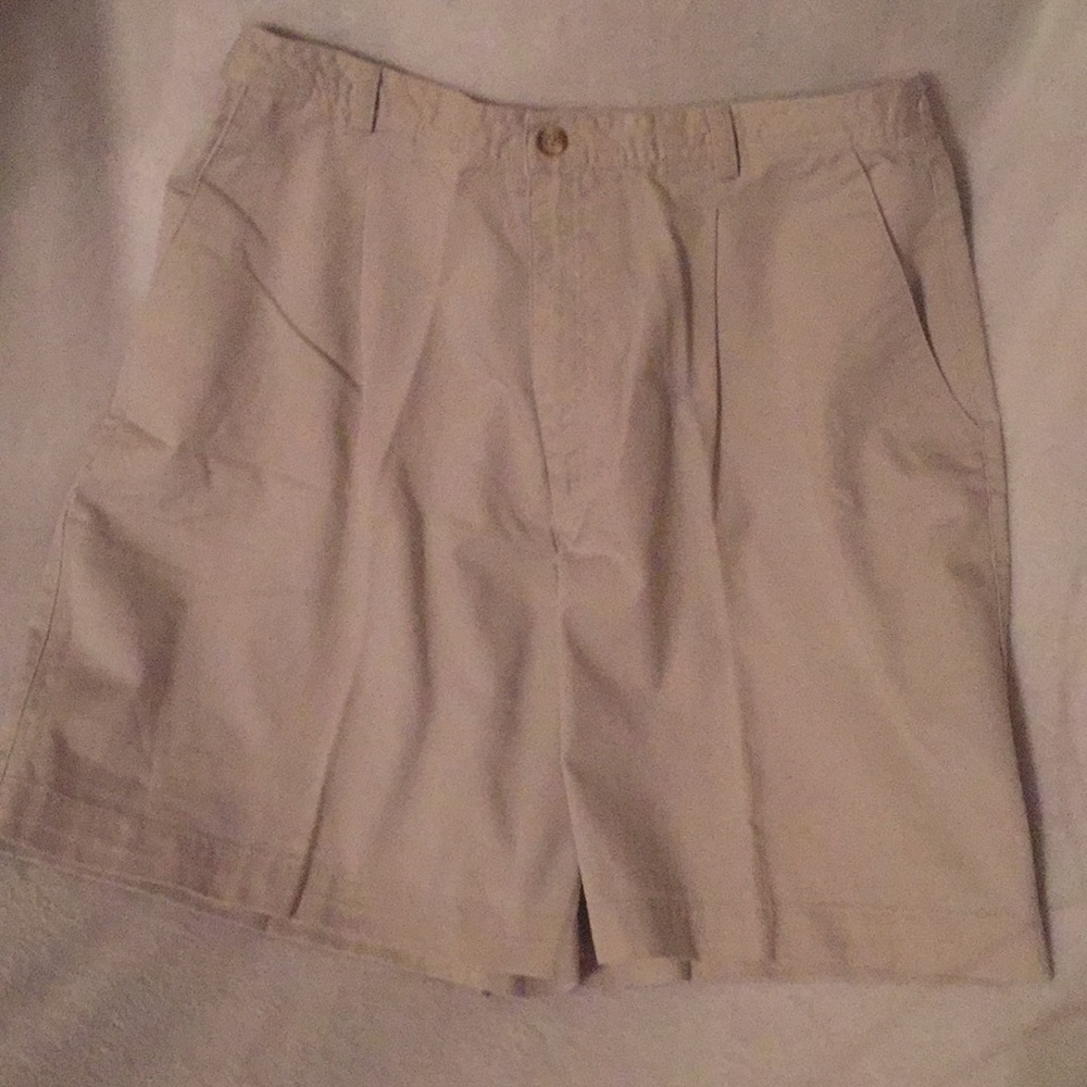 Women’s khaki shorts